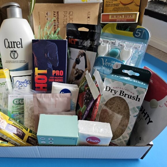 🌿 The Ultimate Spa & Self-Care Retreat Gift Box 🌿 Worth $200 - Picture 3 of 16